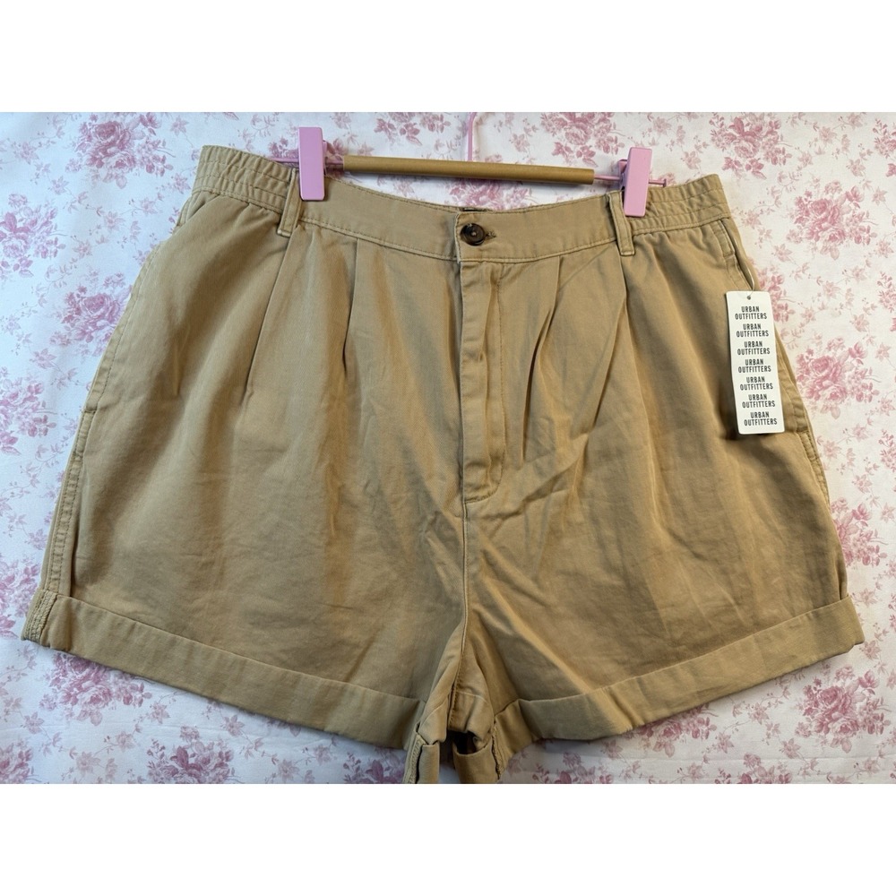 BDG Urban Outfitters Khaki Pleated Cuffed High Rise Shorts Size L NWT